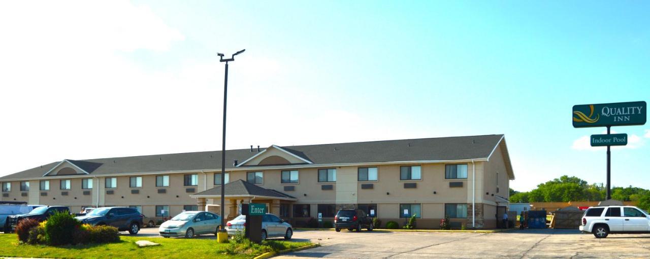 Quality Inn Coralville - Iowa River Landing Exterior photo
