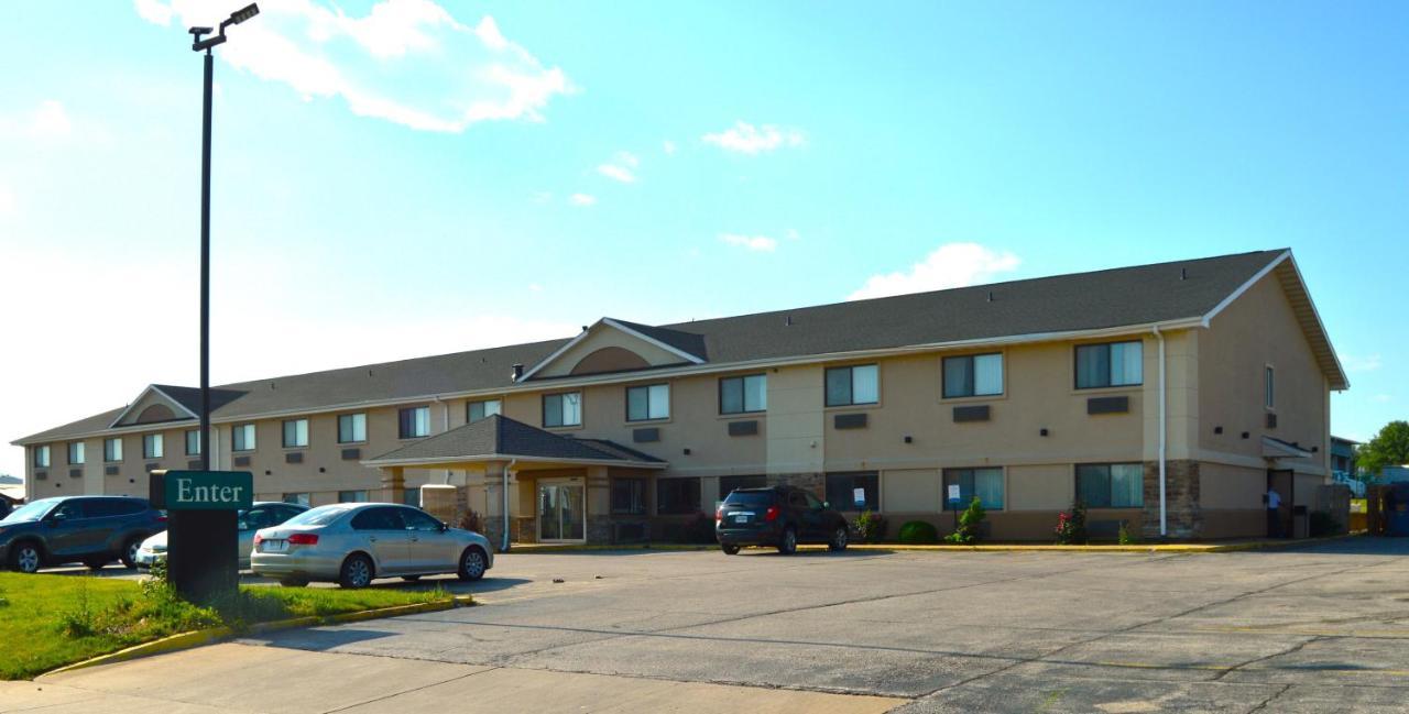 Quality Inn Coralville - Iowa River Landing Exterior photo
