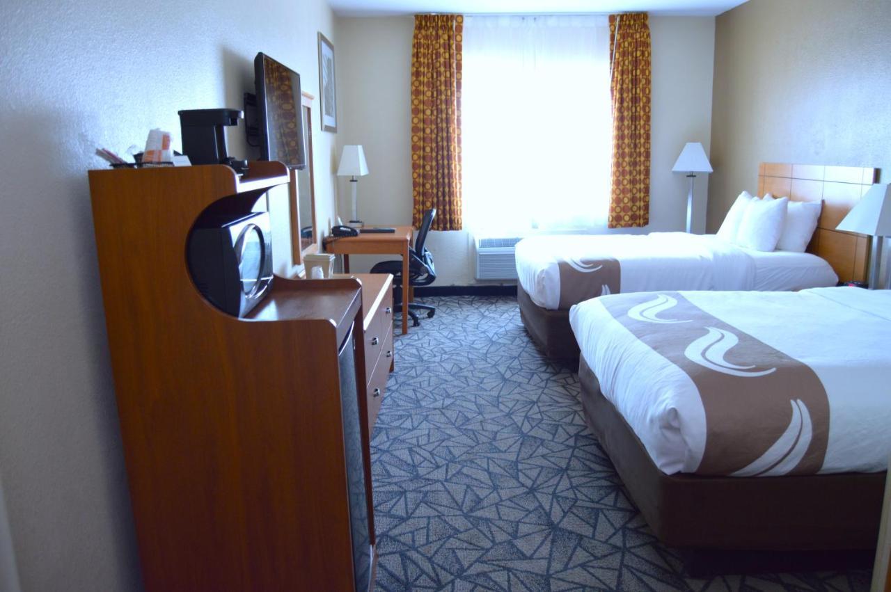 Quality Inn Coralville - Iowa River Landing Exterior photo