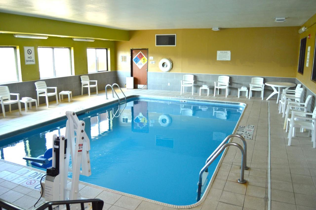Quality Inn Coralville - Iowa River Landing Exterior photo