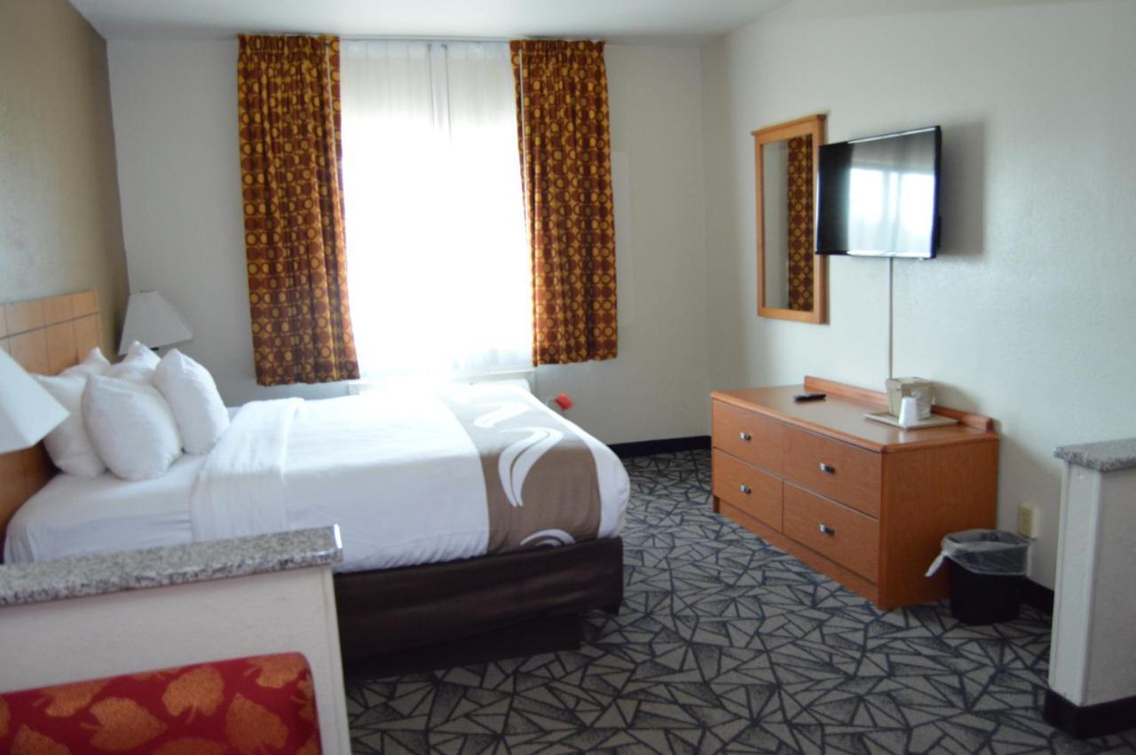 Quality Inn Coralville - Iowa River Landing Exterior photo