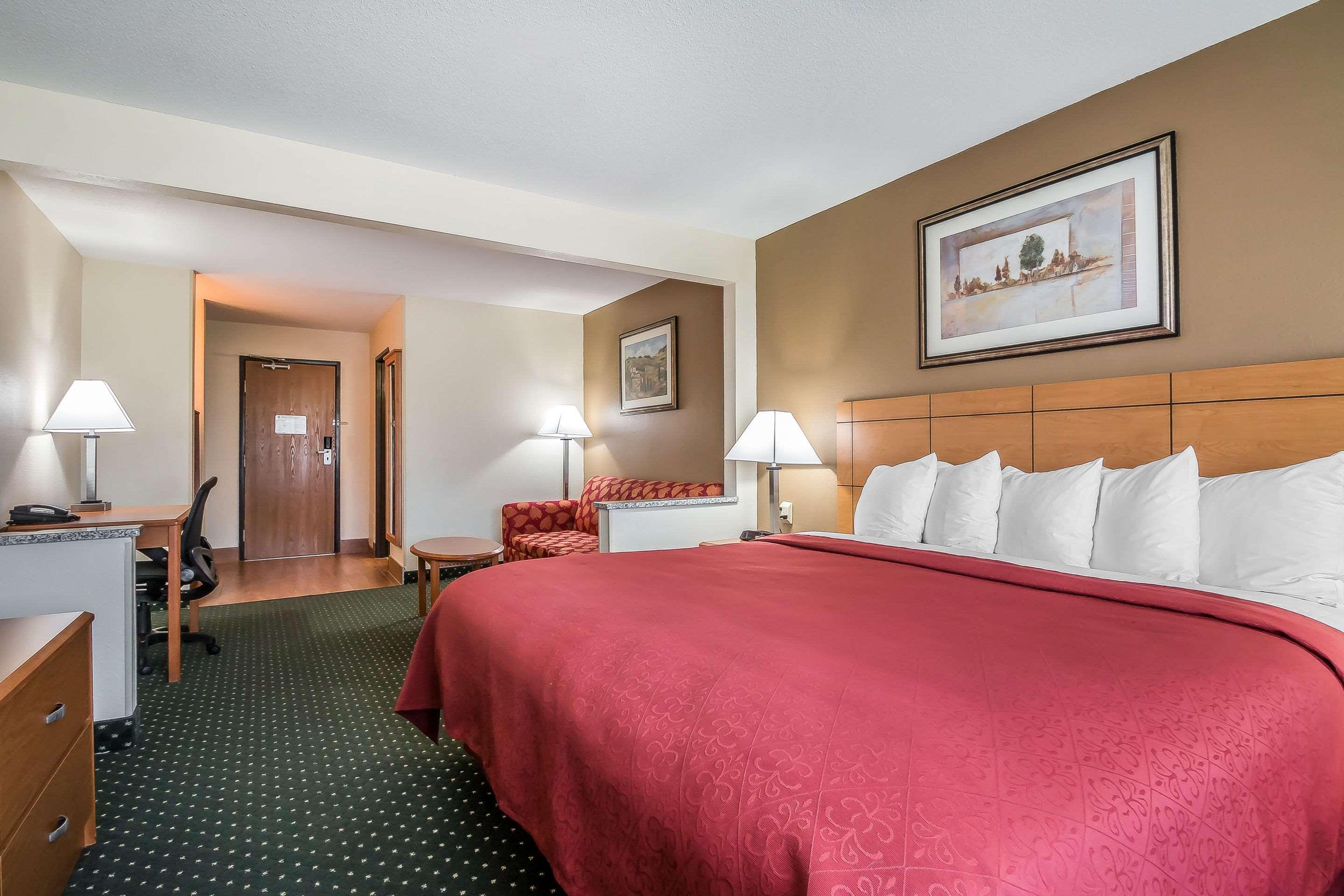 Quality Inn Coralville - Iowa River Landing Exterior photo
