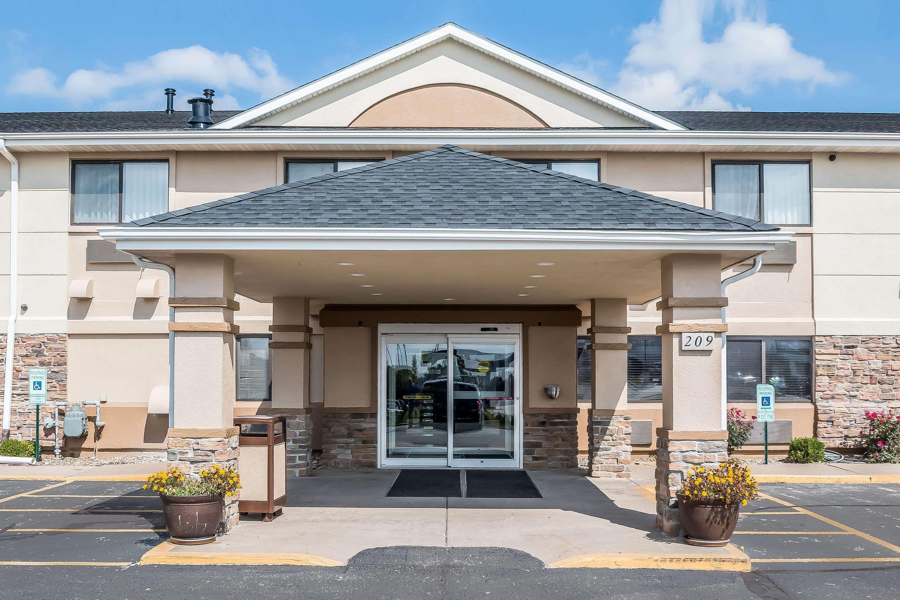 Quality Inn Coralville - Iowa River Landing Exterior photo