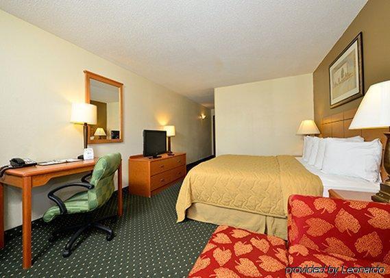 Quality Inn Coralville - Iowa River Landing Exterior photo