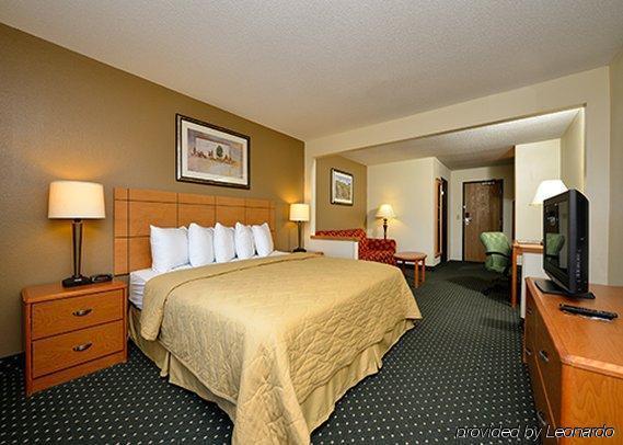 Quality Inn Coralville - Iowa River Landing Exterior photo