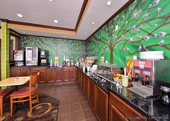Quality Inn Coralville - Iowa River Landing Exterior photo